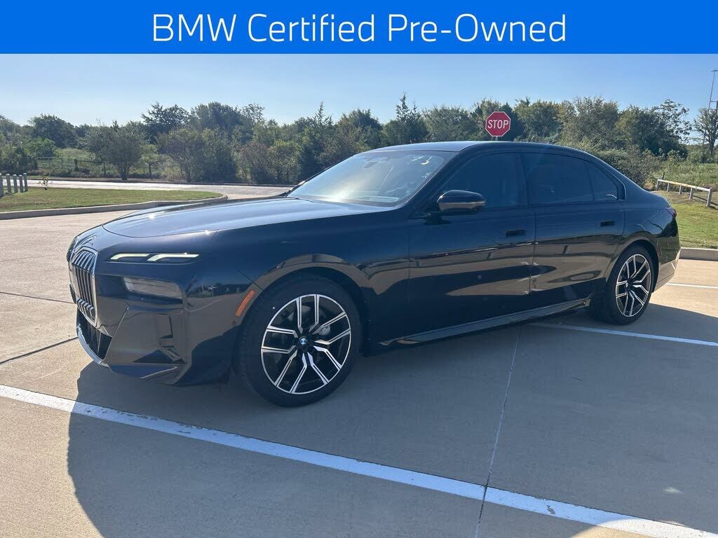 2023 BMW 740i
