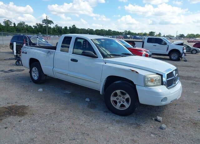 2005 DODGE Dakota