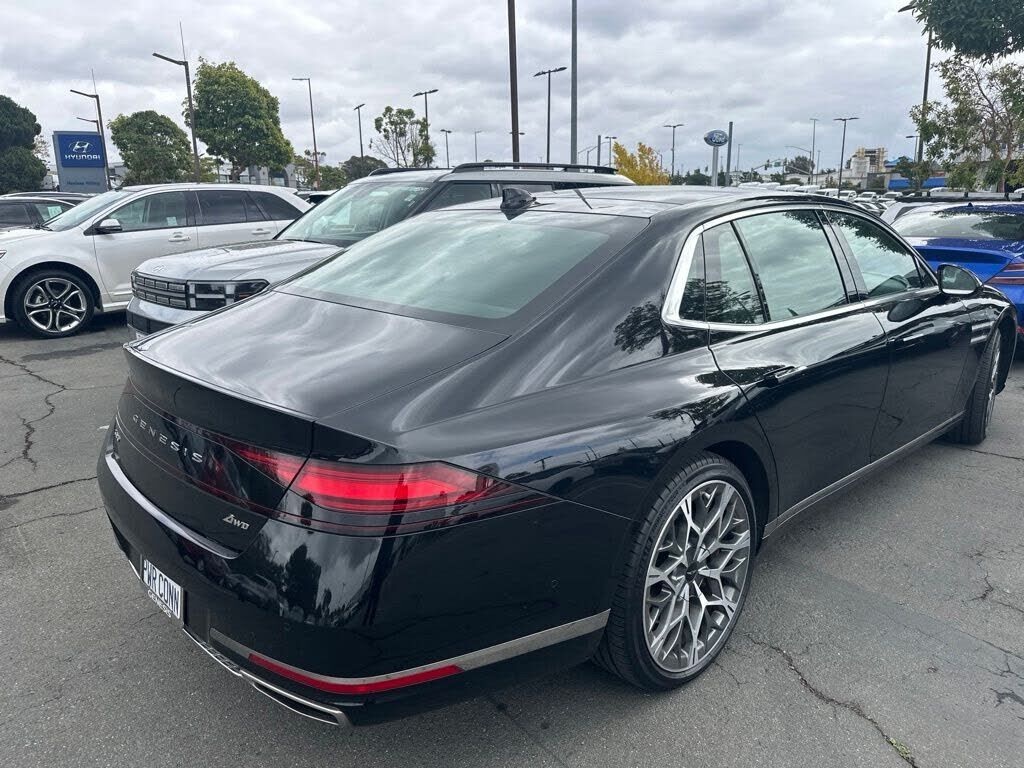 2023 GENESIS G90