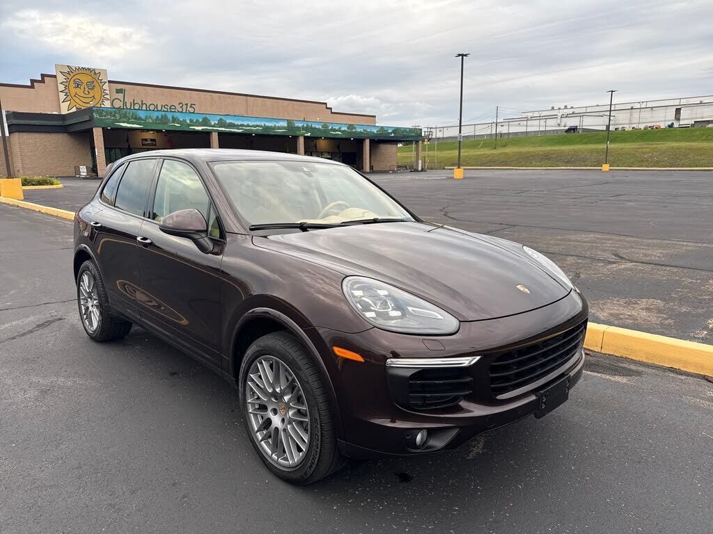 2017 PORSCHE Cayenne