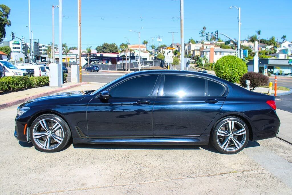 2019 BMW 750i
