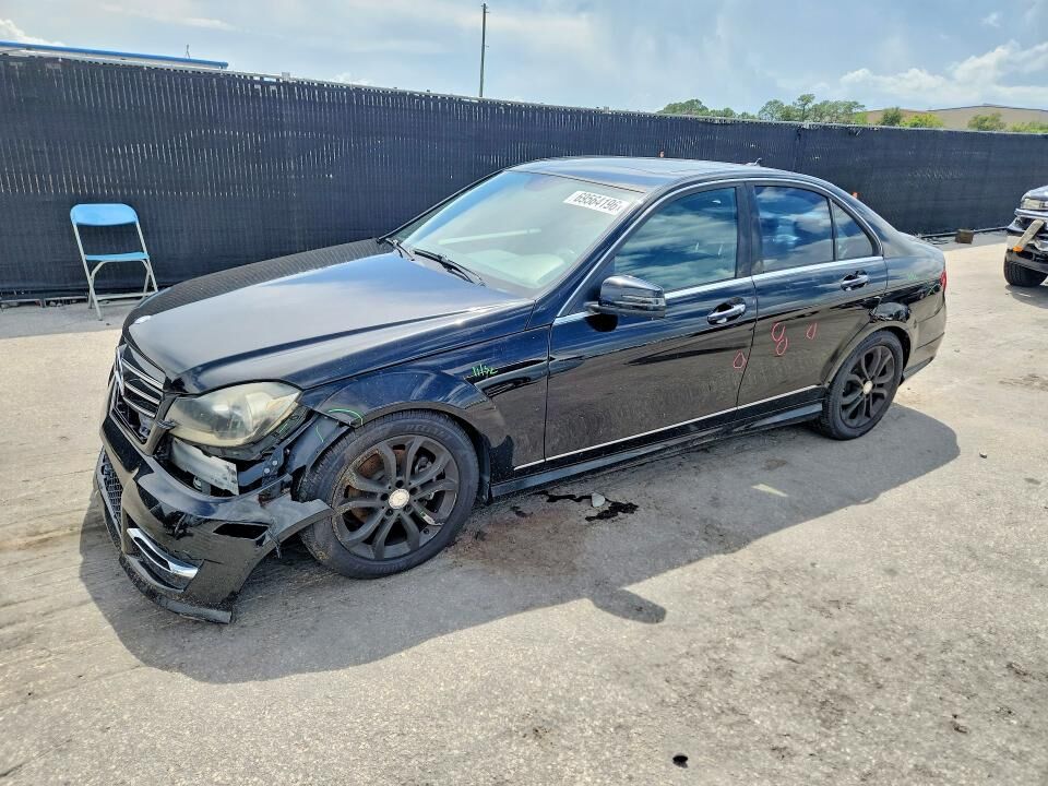 2014 MERCEDES-BENZ C-Class