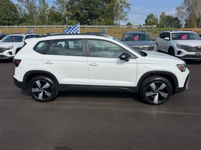 2025 VOLKSWAGEN Taos