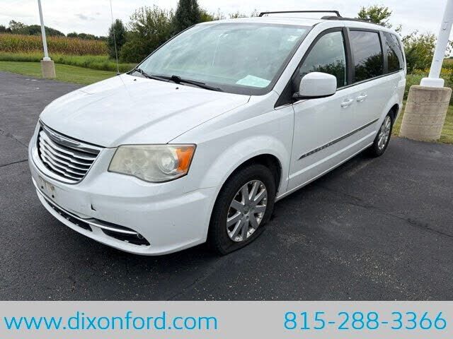 2014 CHRYSLER Town and Country