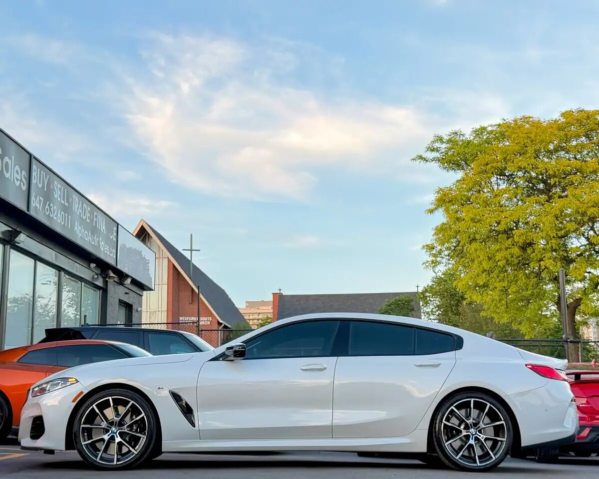 2023 BMW M850i