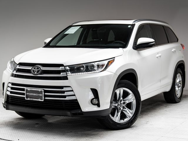 2017 TOYOTA Highlander