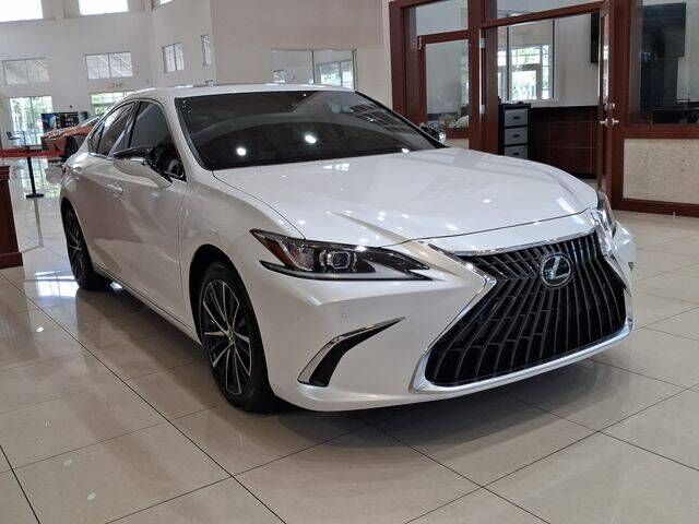 2024 LEXUS ES