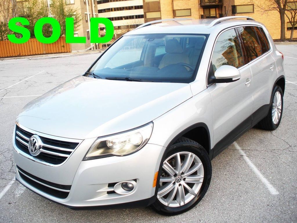 2009 VOLKSWAGEN Tiguan
