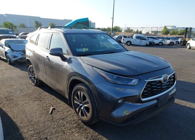 2022 TOYOTA Highlander