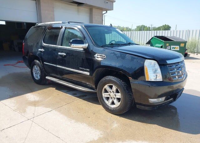 2010 CADILLAC Escalade