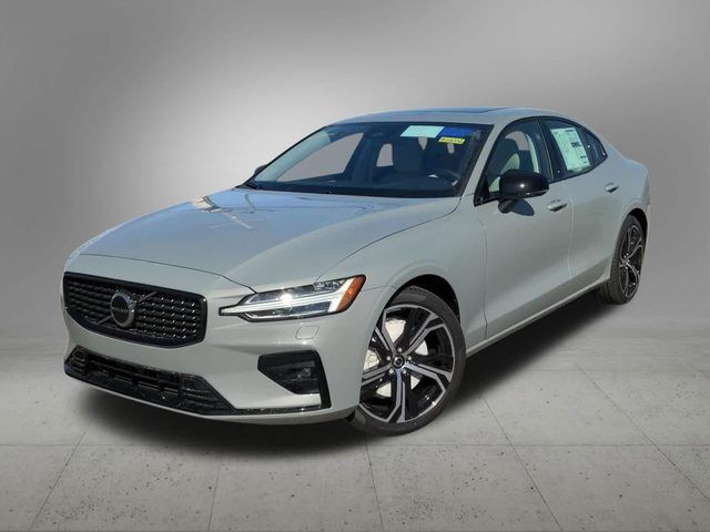 2024 VOLVO S60
