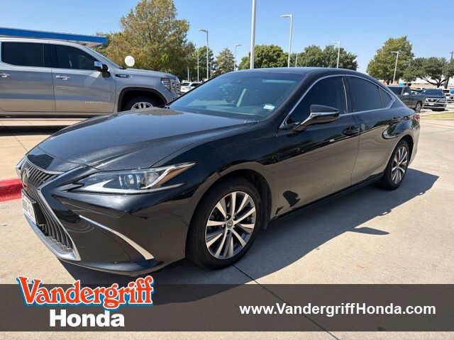 2019 LEXUS ES
