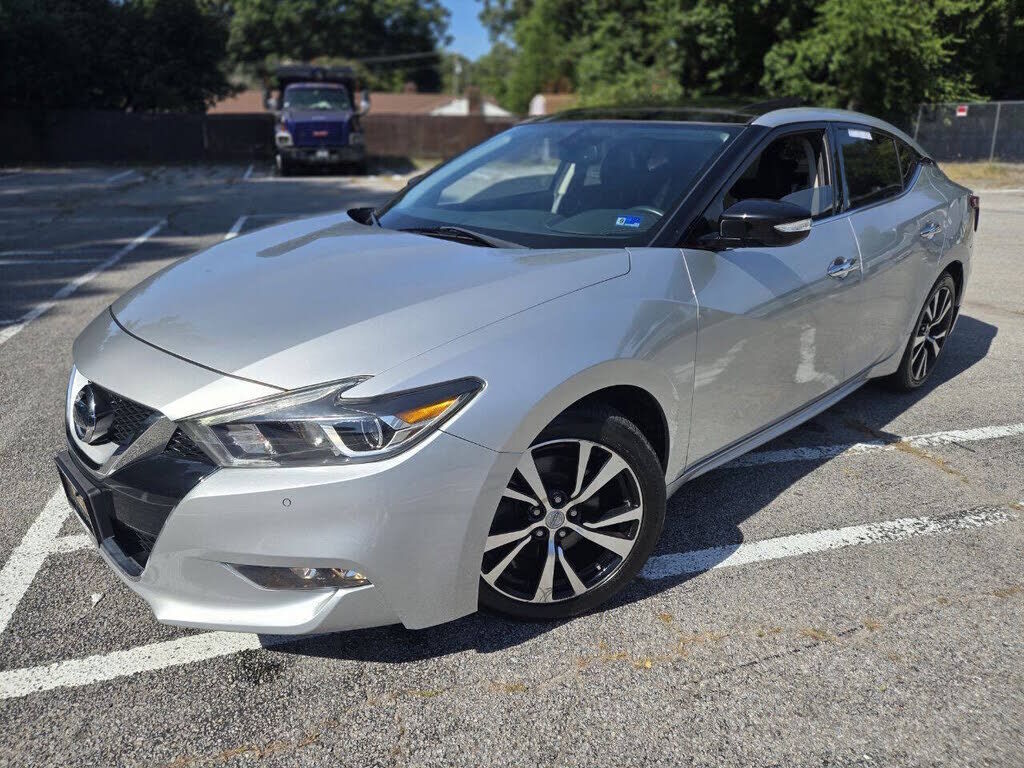 2017 NISSAN Maxima
