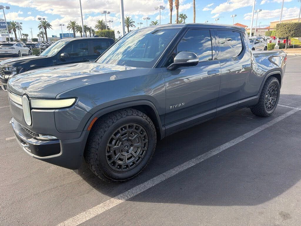 2024 RIVIAN R1T