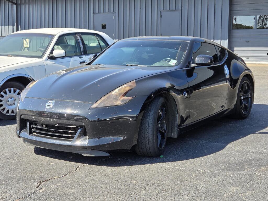 2011 NISSAN 370Z