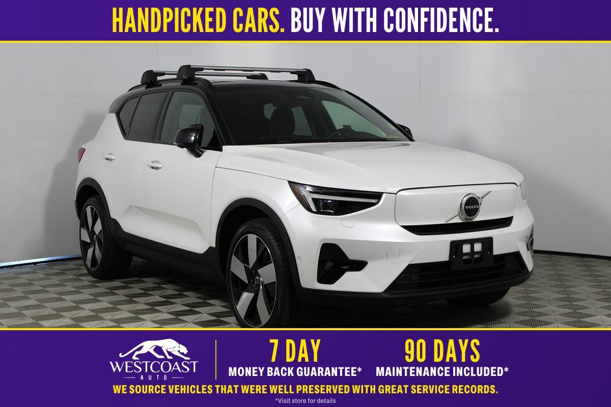 2023 VOLVO XC40
