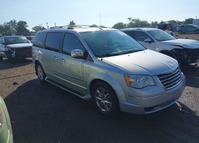 2010 CHRYSLER Town and Country