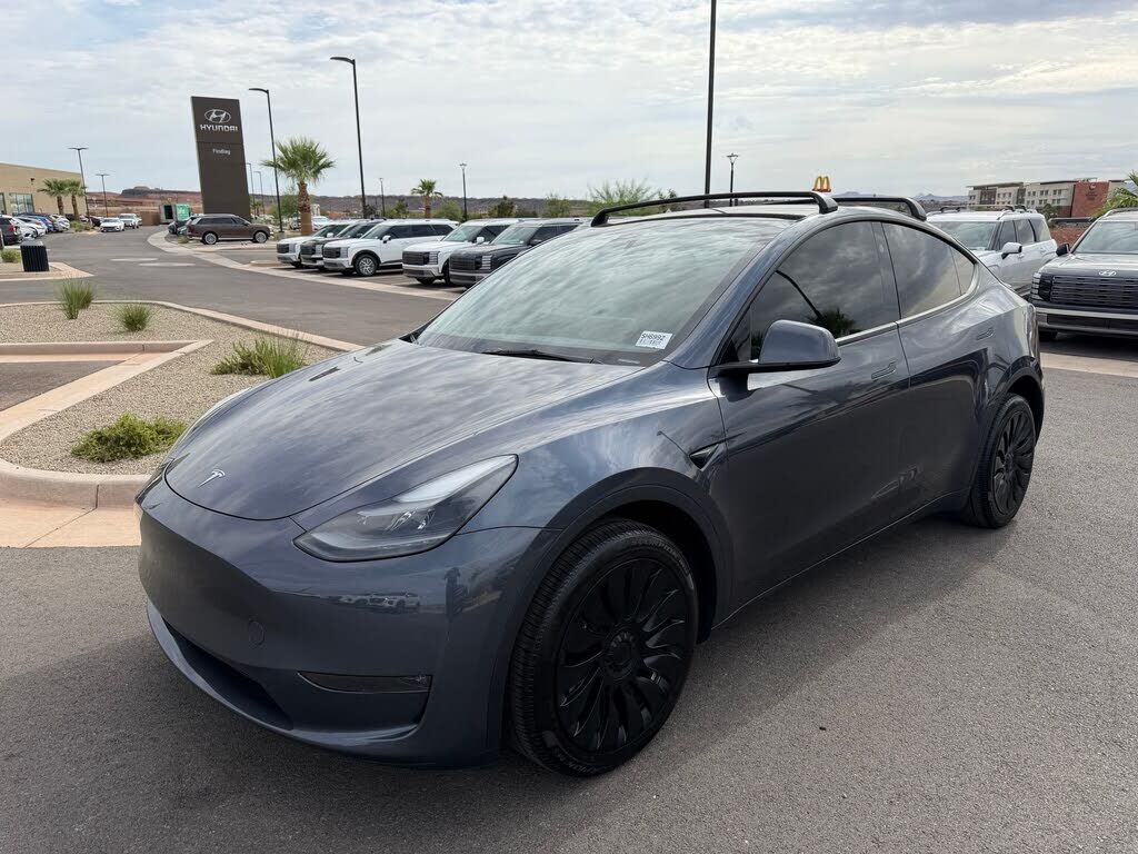 2023 TESLA Model Y
