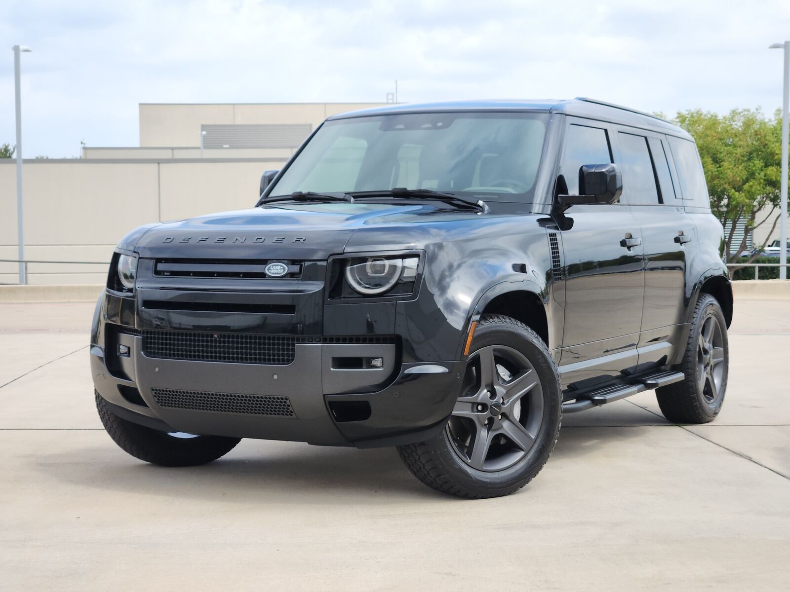 2026 LAND ROVER Defender