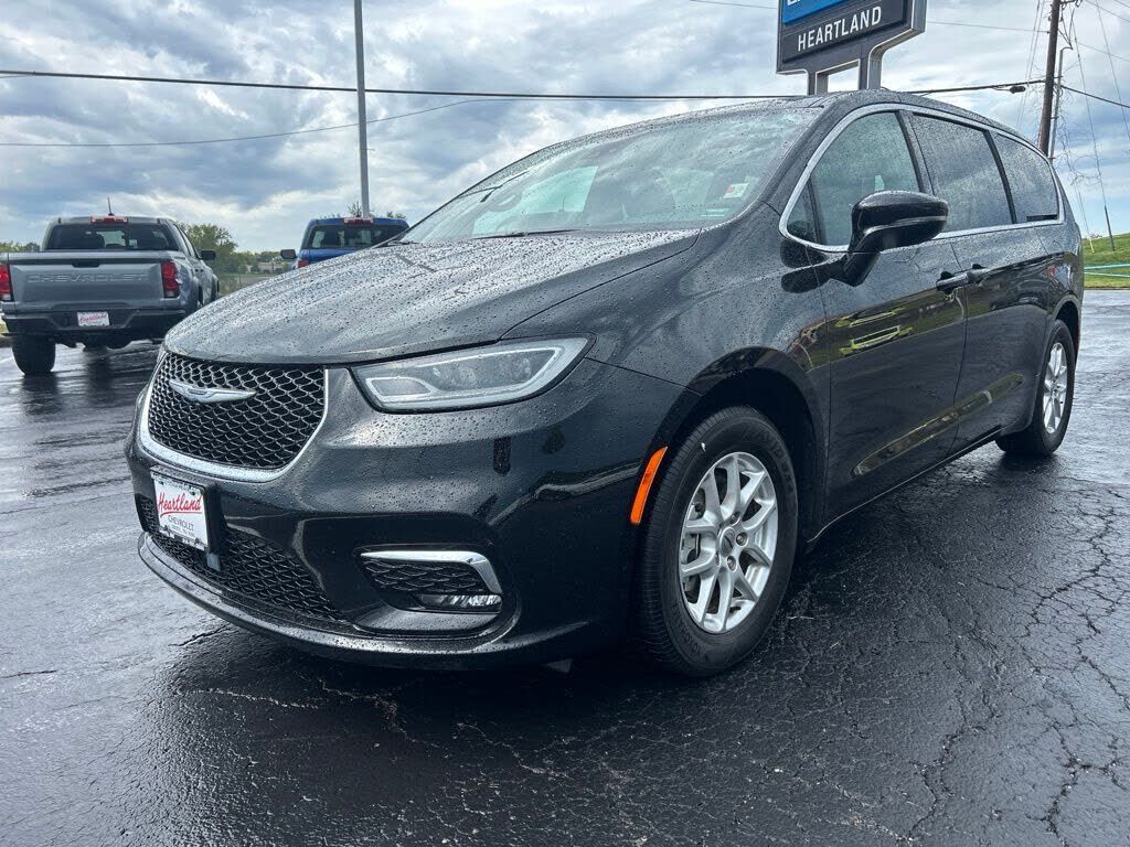 2025 CHRYSLER Pacifica