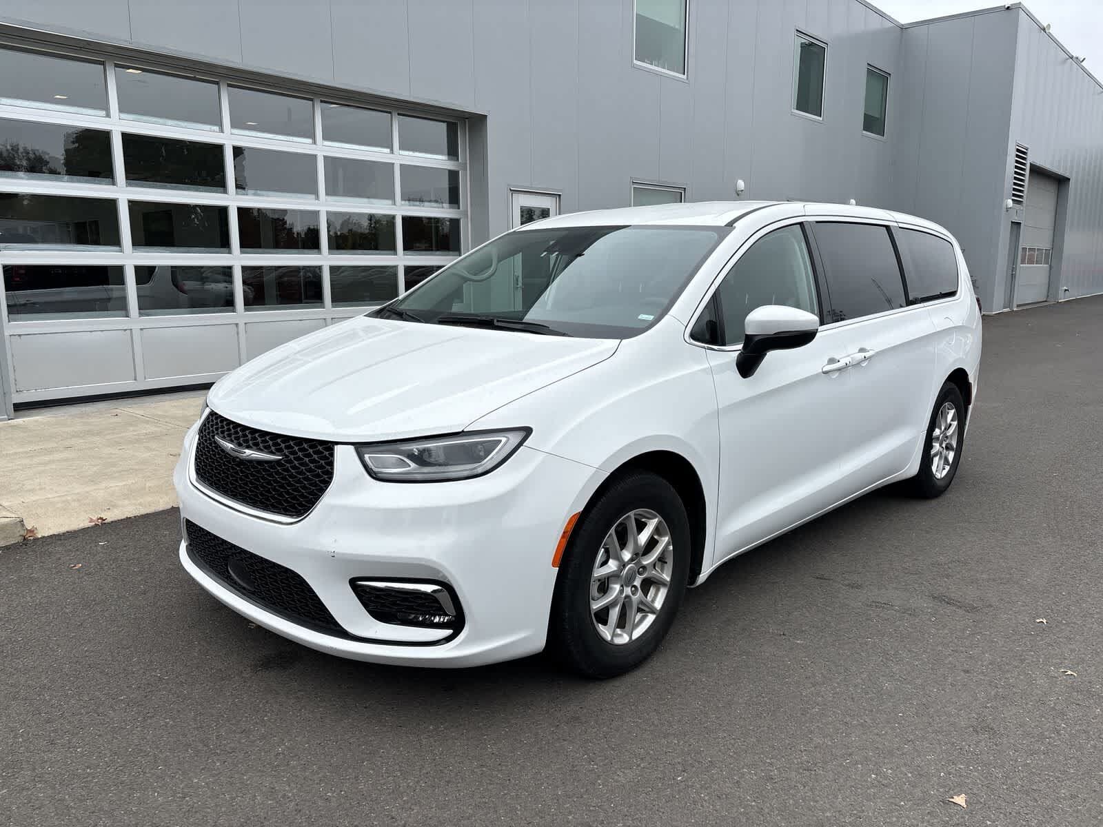 2023 CHRYSLER Pacifica