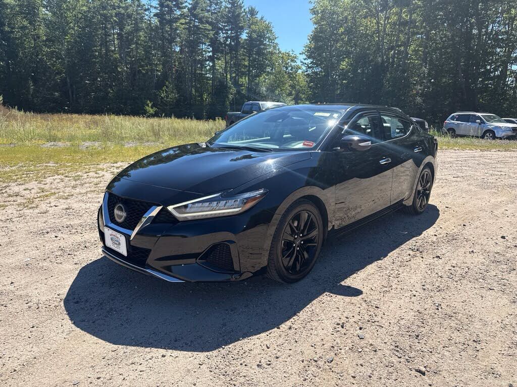 2023 NISSAN Maxima