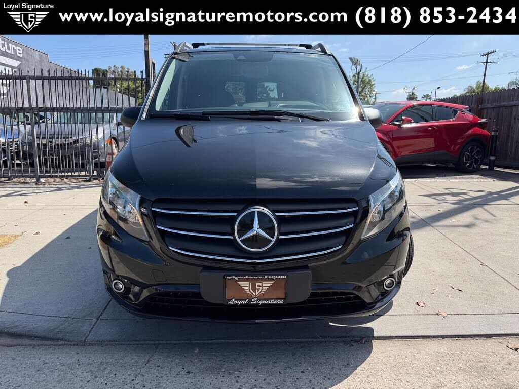 2022 Mercedes-Benz METRIS