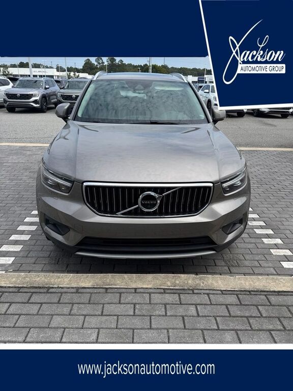 2020 VOLVO XC40