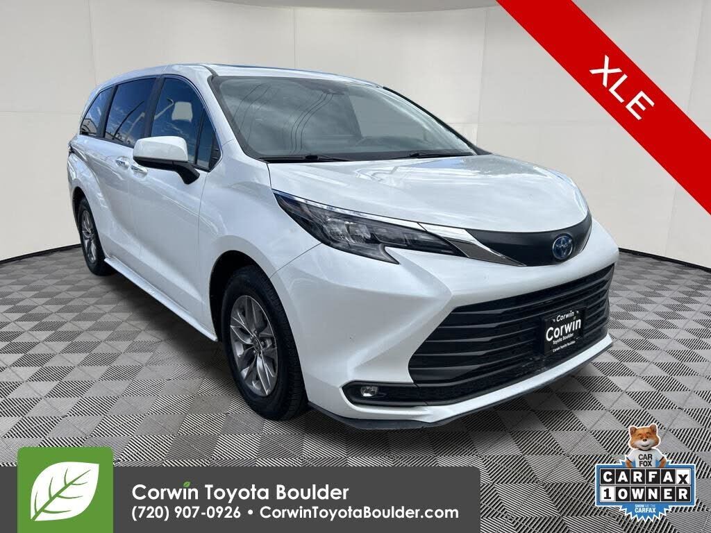 2025 TOYOTA Sienna