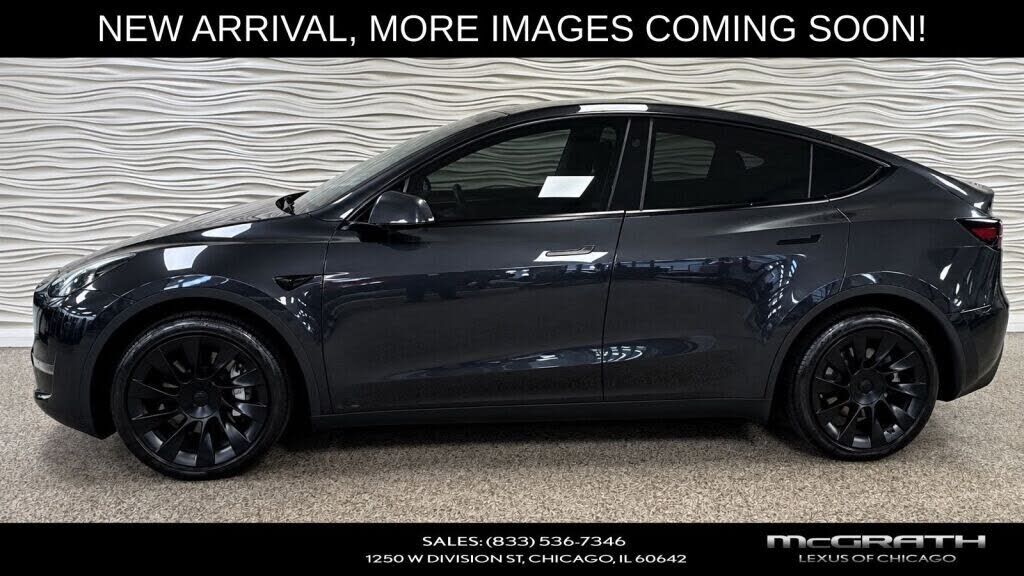 2024 TESLA Model Y