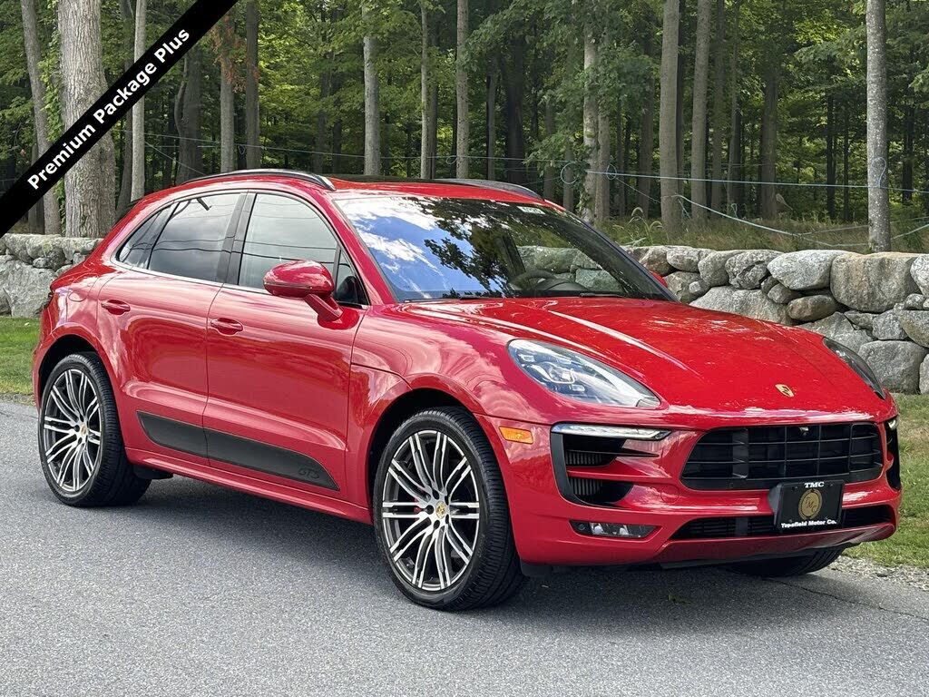2017 PORSCHE Macan