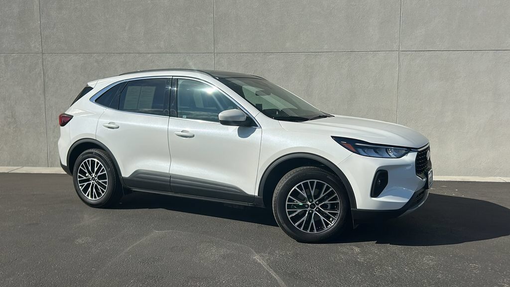 2025 FORD Escape