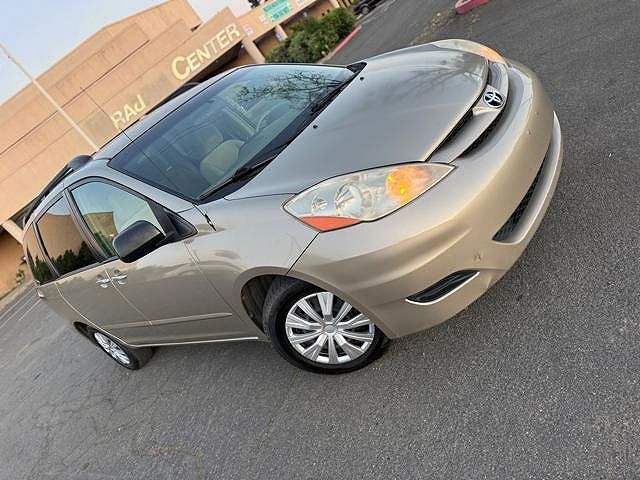 2010 TOYOTA Sienna
