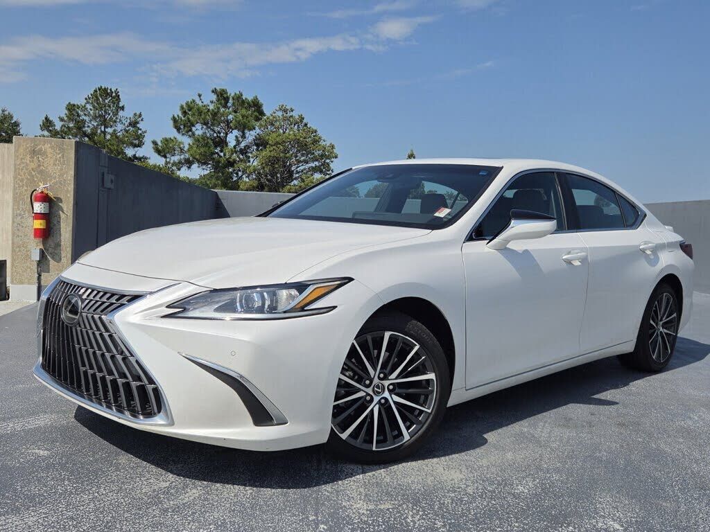 2023 LEXUS ES