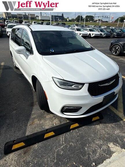 2022 CHRYSLER Pacifica