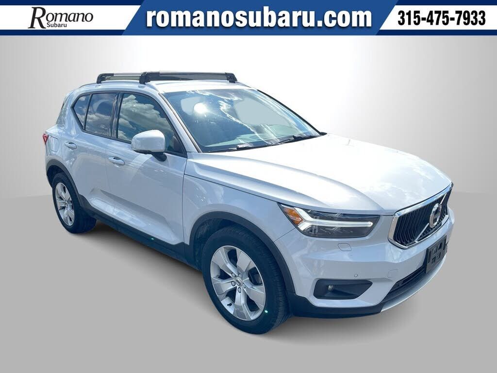 2020 VOLVO XC40