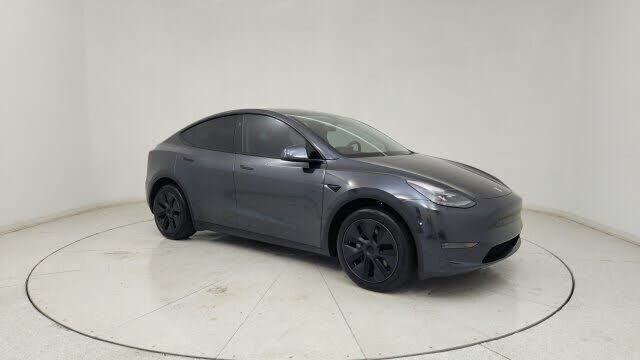 2025 TESLA Model Y