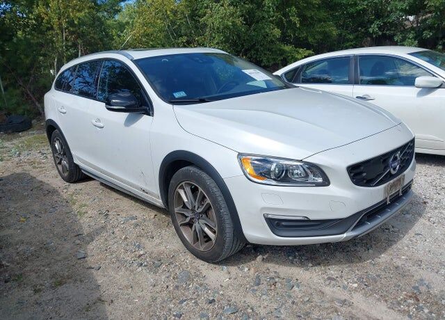 2015 VOLVO V60