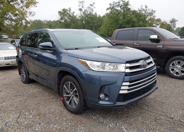 2017 TOYOTA Highlander