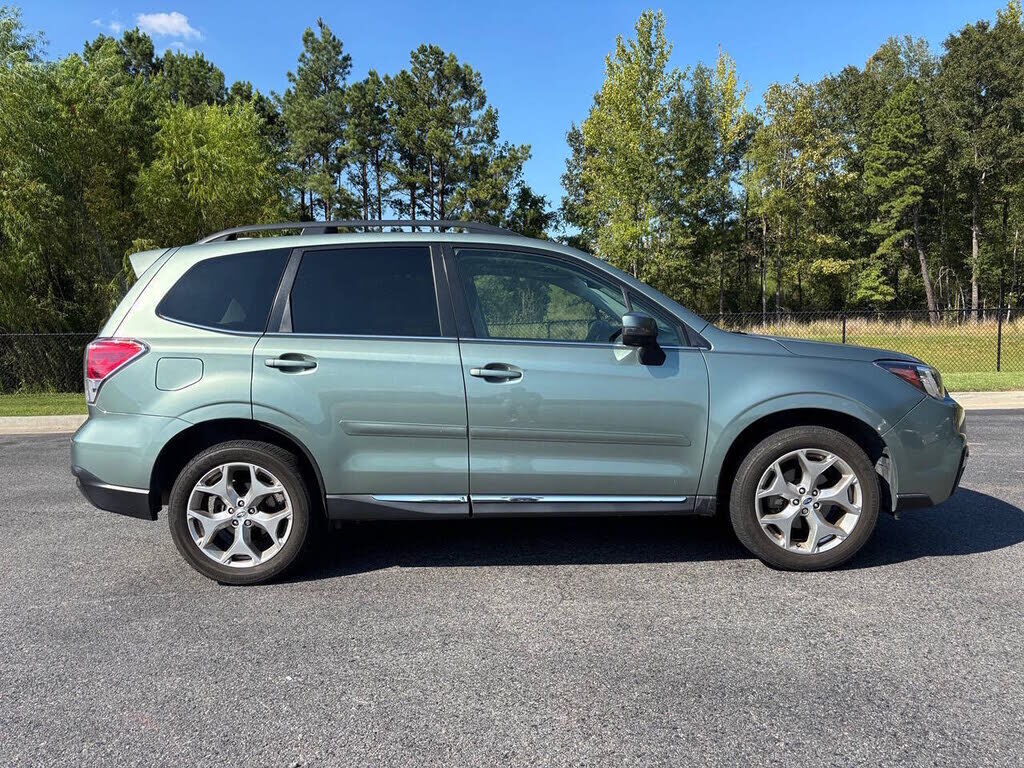 2017 SUBARU Forester