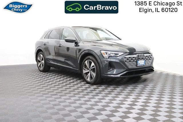 2024 AUDI Q8