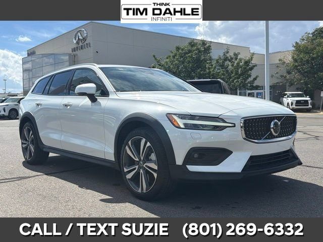 2025 VOLVO V60CC