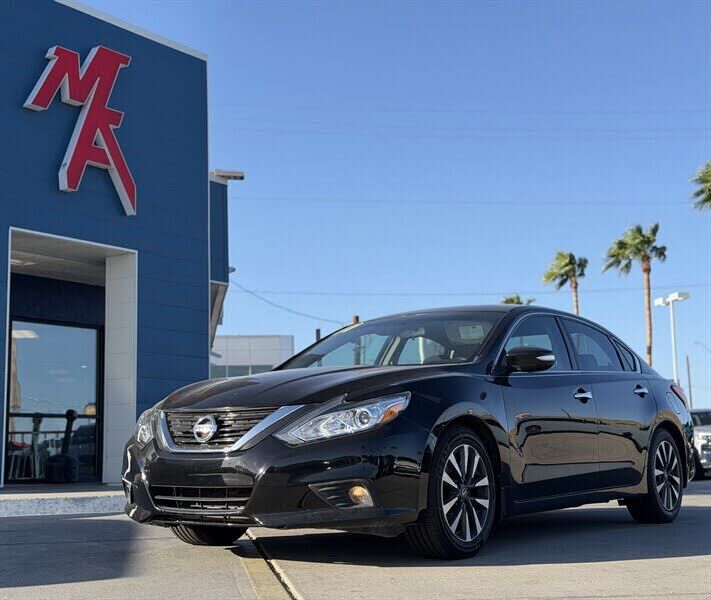 2017 NISSAN Altima
