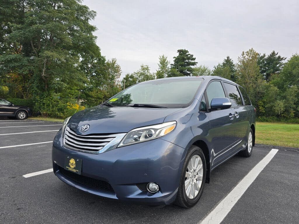 2015 TOYOTA Sienna