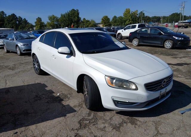 2017 VOLVO S60