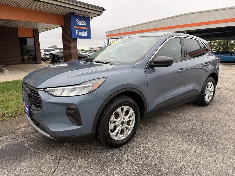 2024 FORD Escape