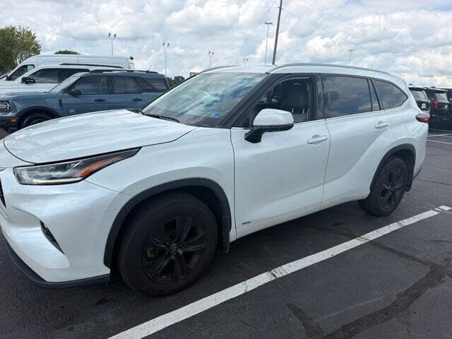 2022 TOYOTA Highlander