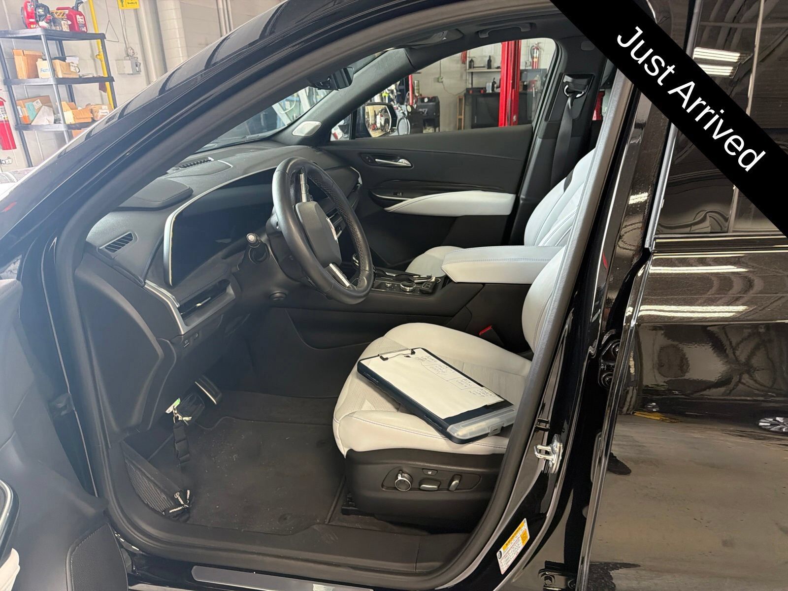2025 CADILLAC XT4