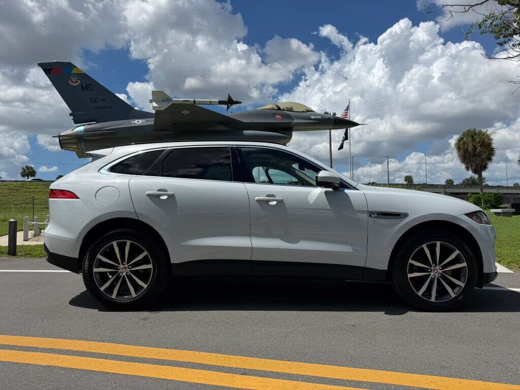 2017 JAGUAR F-Pace
