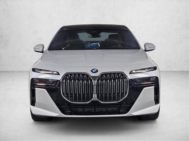 2023 BMW 740i